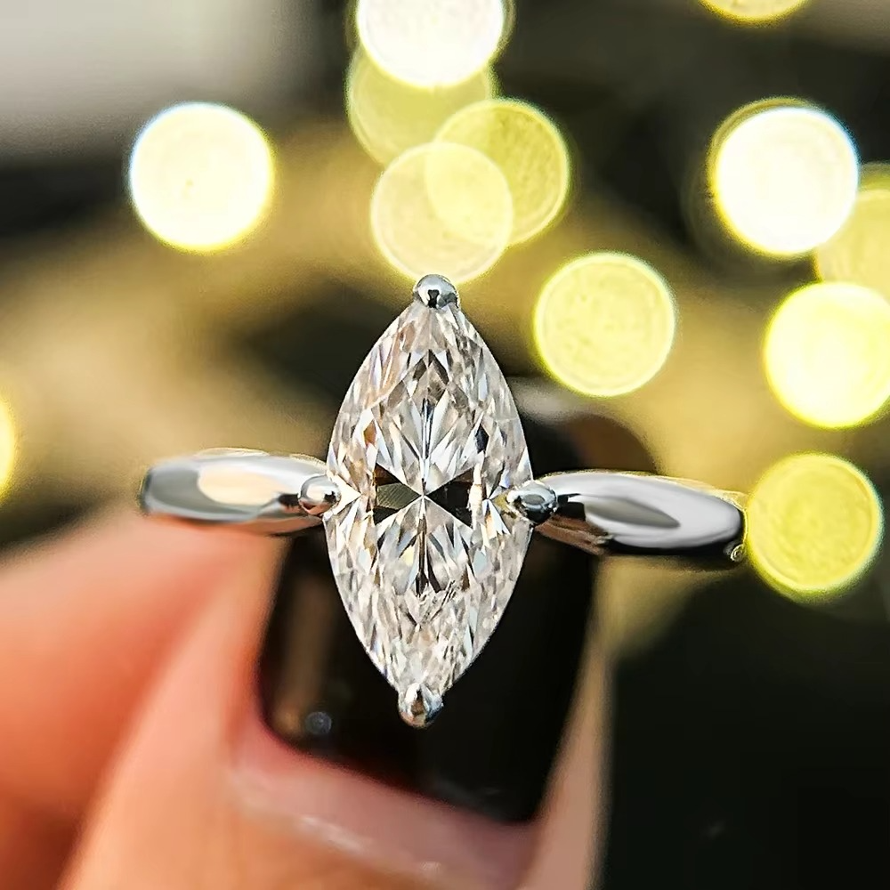 Celestia™ Oval Cut 2CT Moissanite Ring | Sterling Silver