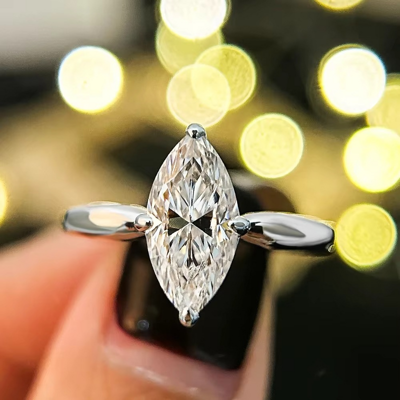 Celestia™ Oval Cut 2CT Moissanite Ring | Sterling Silver