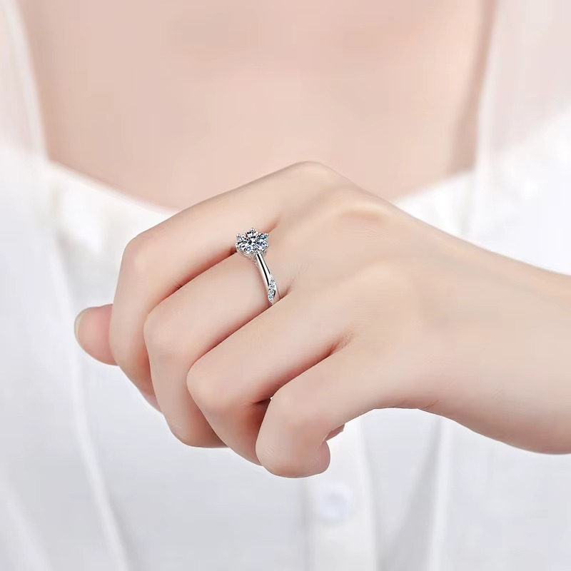 Six-Prong Moissanite Solitaire Ring | VVS1 Clarity